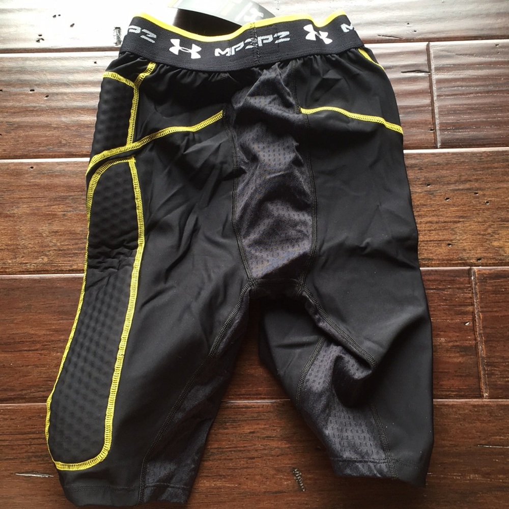 NWT UA compression hot gear series - Picture 8 of 8